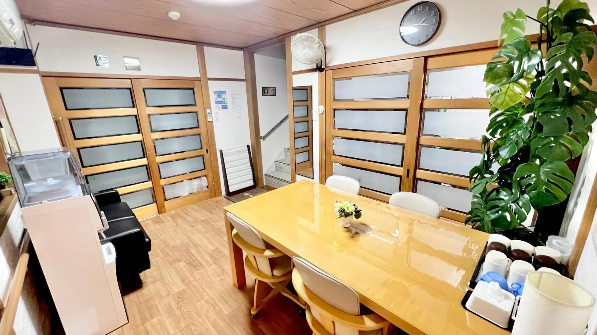 Kansai Guesthouse: Convenient Tsuruhashi Stay near Namba and Universal Studios Osaka Apartment