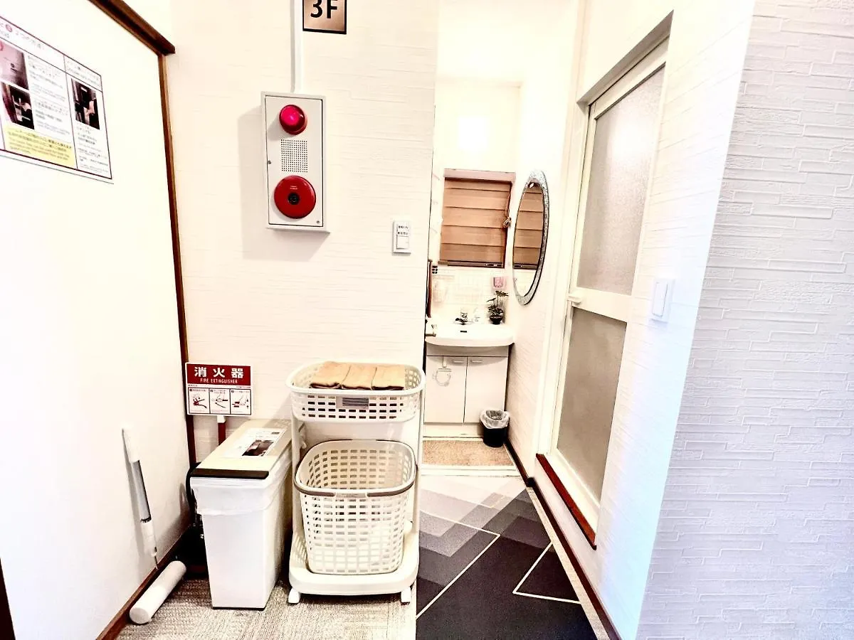 Kansai Guesthouse: Convenient Tsuruhashi Stay near Namba and Universal Studios Osaka