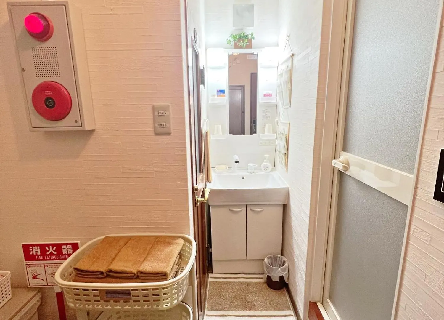 Apartmán 関空直行,駅3分一軒家guesthouse017大阪,3線利用,難波,心斎橋,道頓堀直行10分,奈良,Usj直行30分