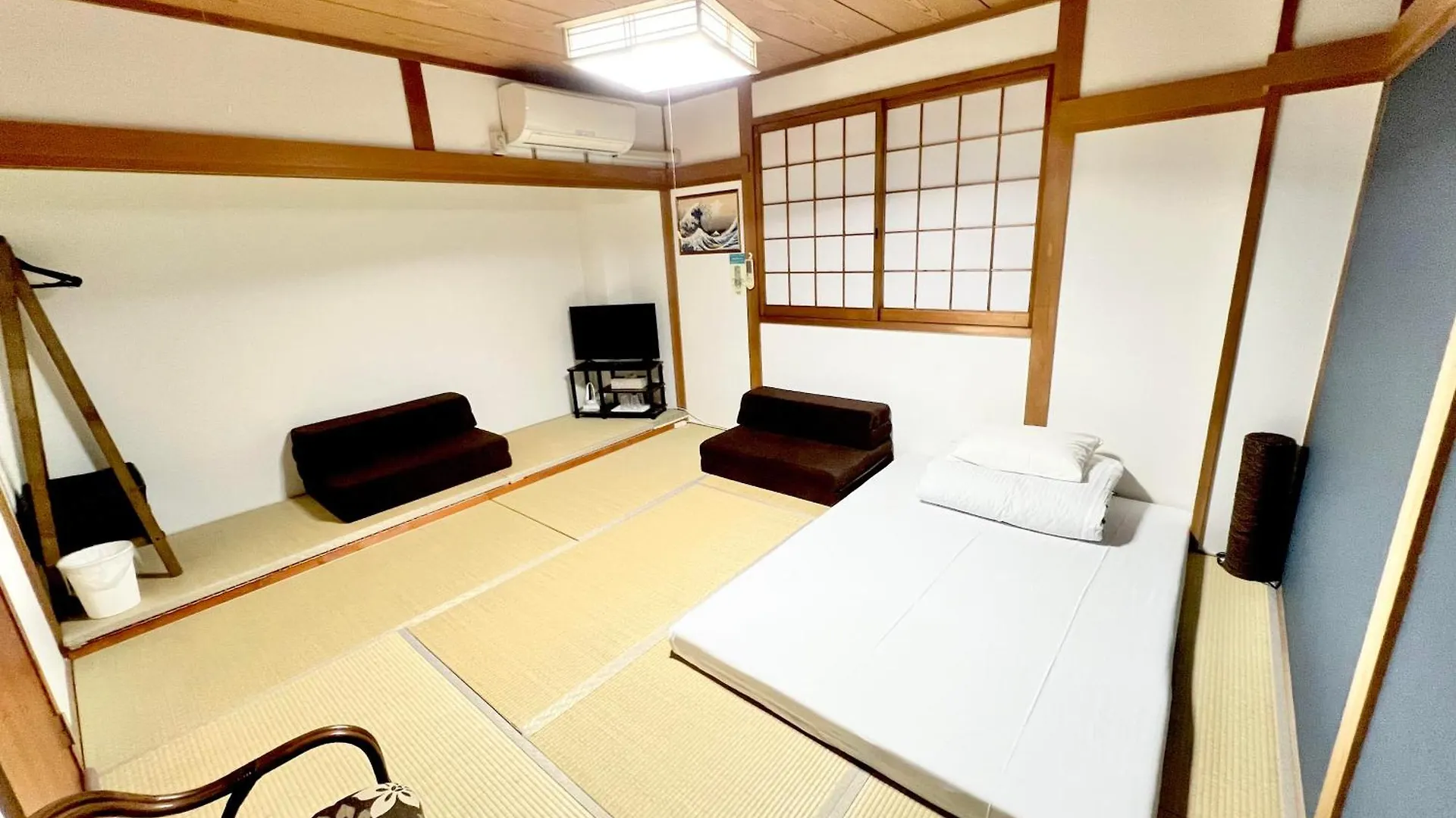 Kansai Guesthouse: Convenient Tsuruhashi Stay near Namba and Universal Studios Osaka Japan