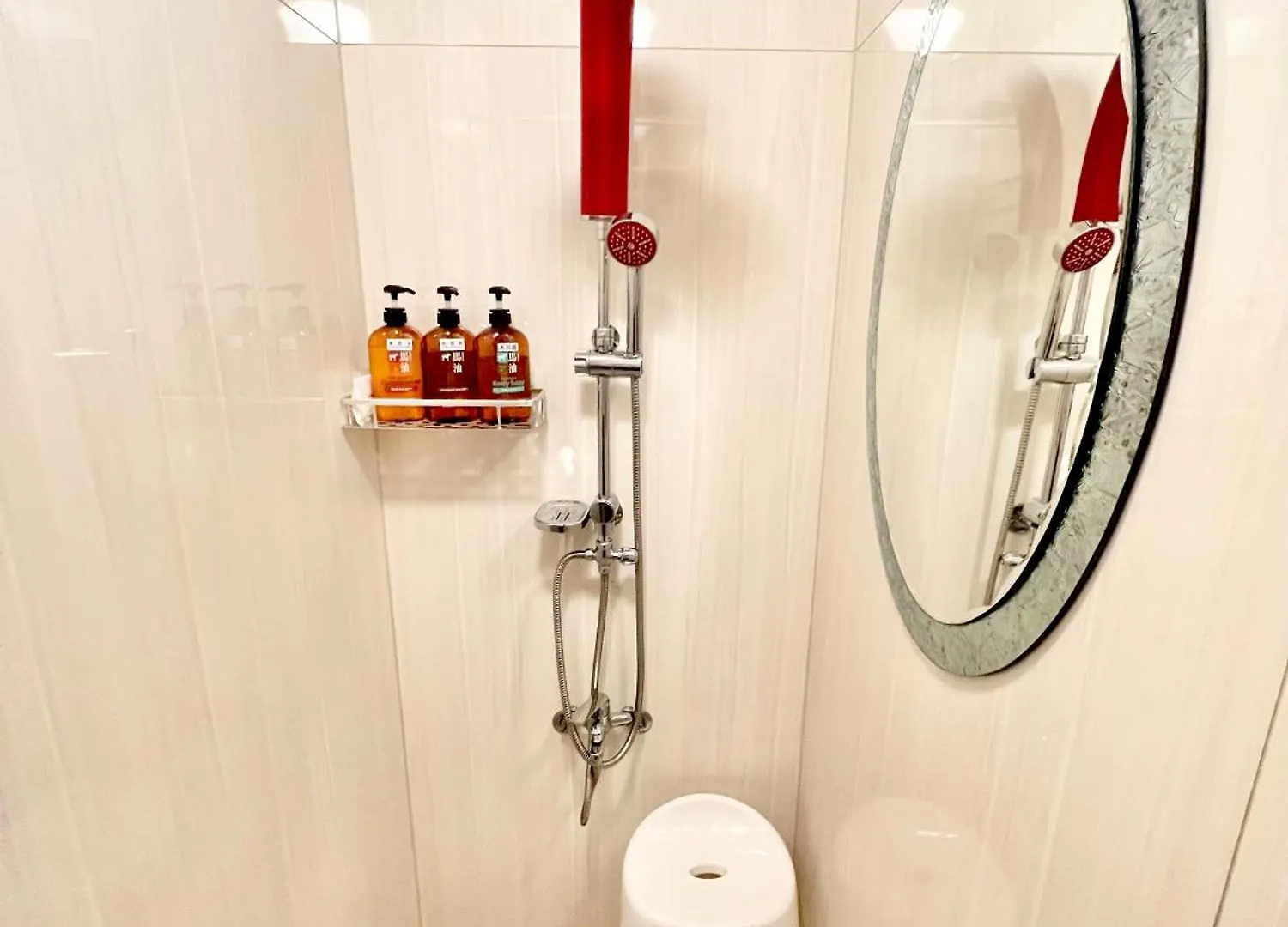 Kansai Guesthouse: Convenient Tsuruhashi Stay near Namba and Universal Studios Osaka Japan