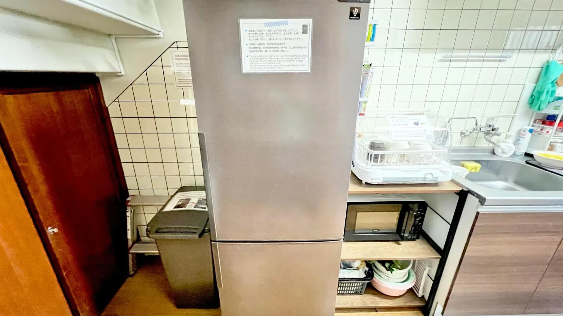 Kansai Guesthouse: Convenient Tsuruhashi Stay near Namba and Universal Studios Osaka Apartment