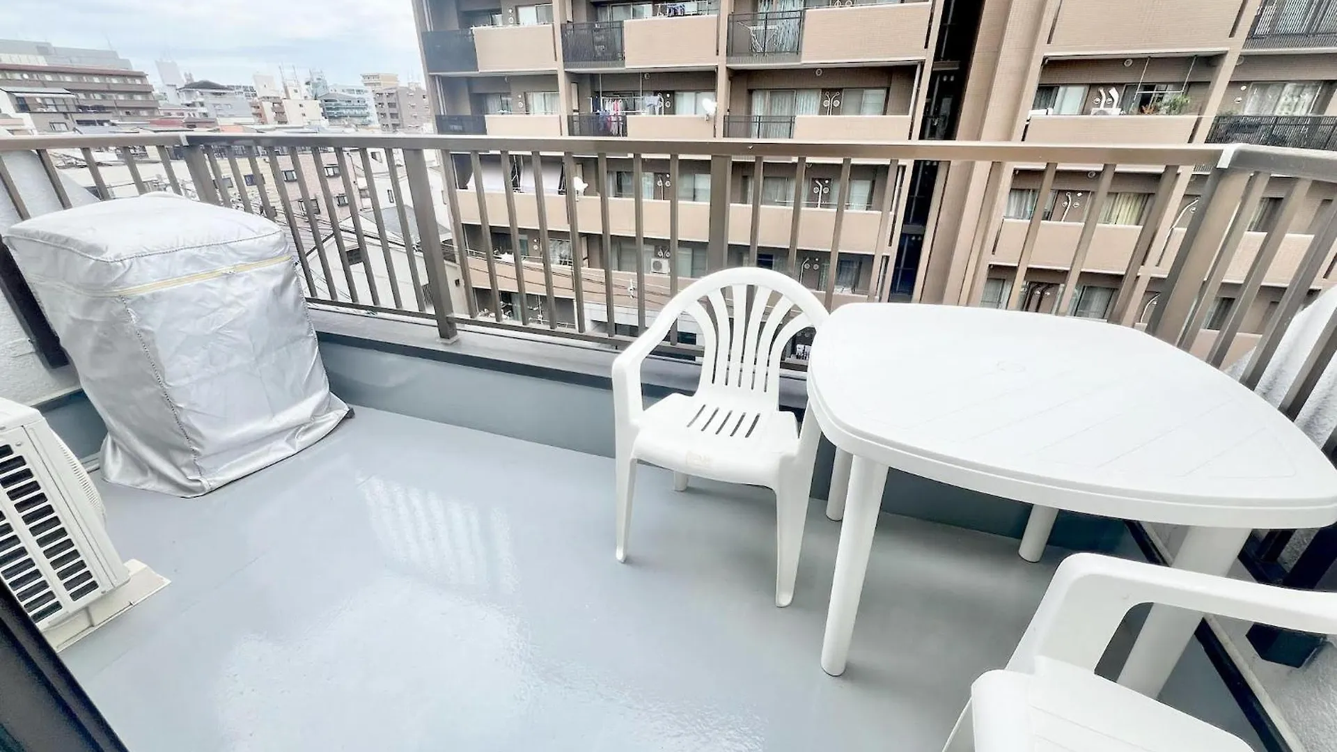 Kansai Guesthouse: Convenient Tsuruhashi Stay near Namba and Universal Studios Osaka 0*,  Japan