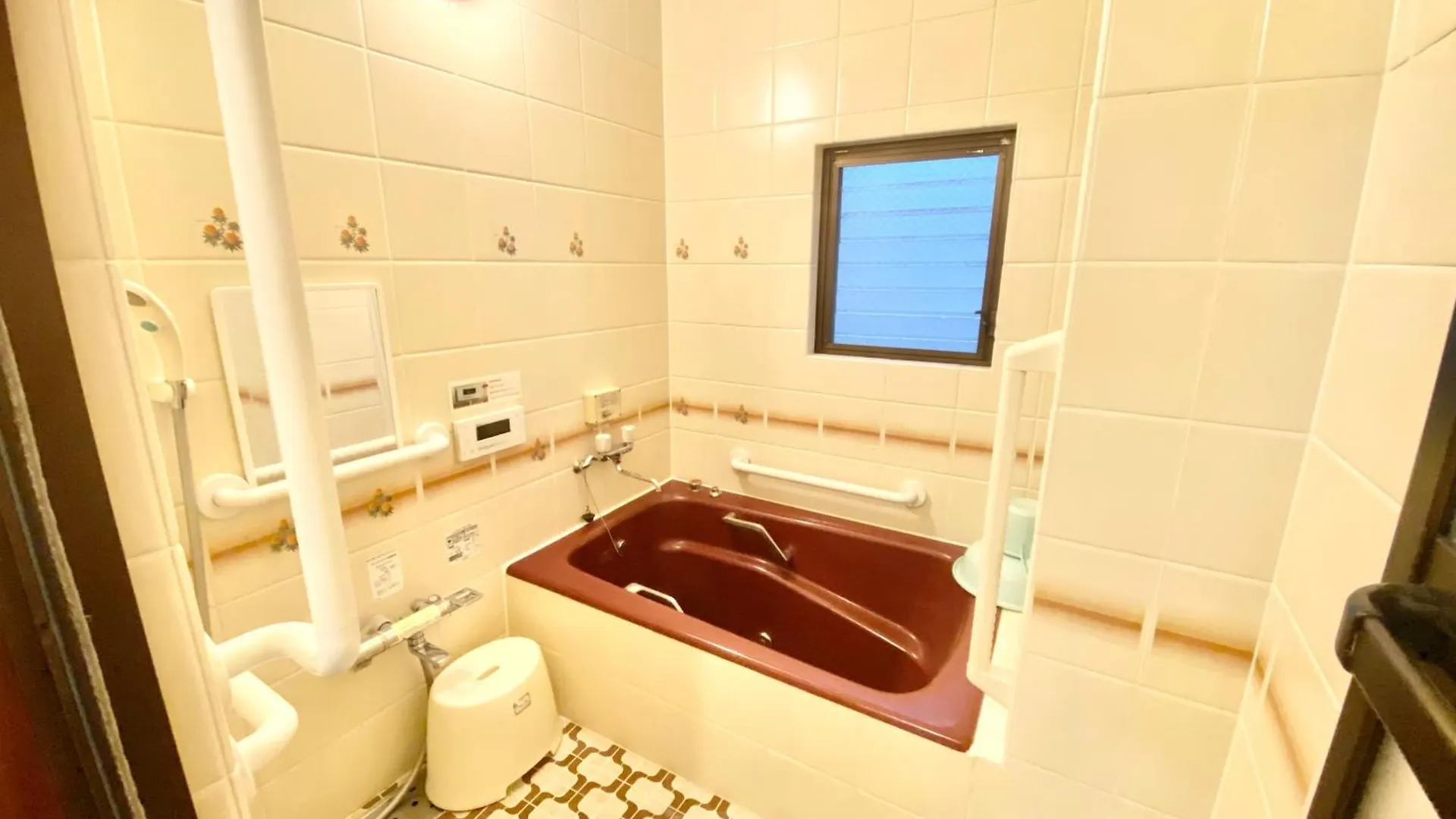 Kansai Guesthouse: Convenient Tsuruhashi Stay near Namba and Universal Studios Osaka 0*,  Japan