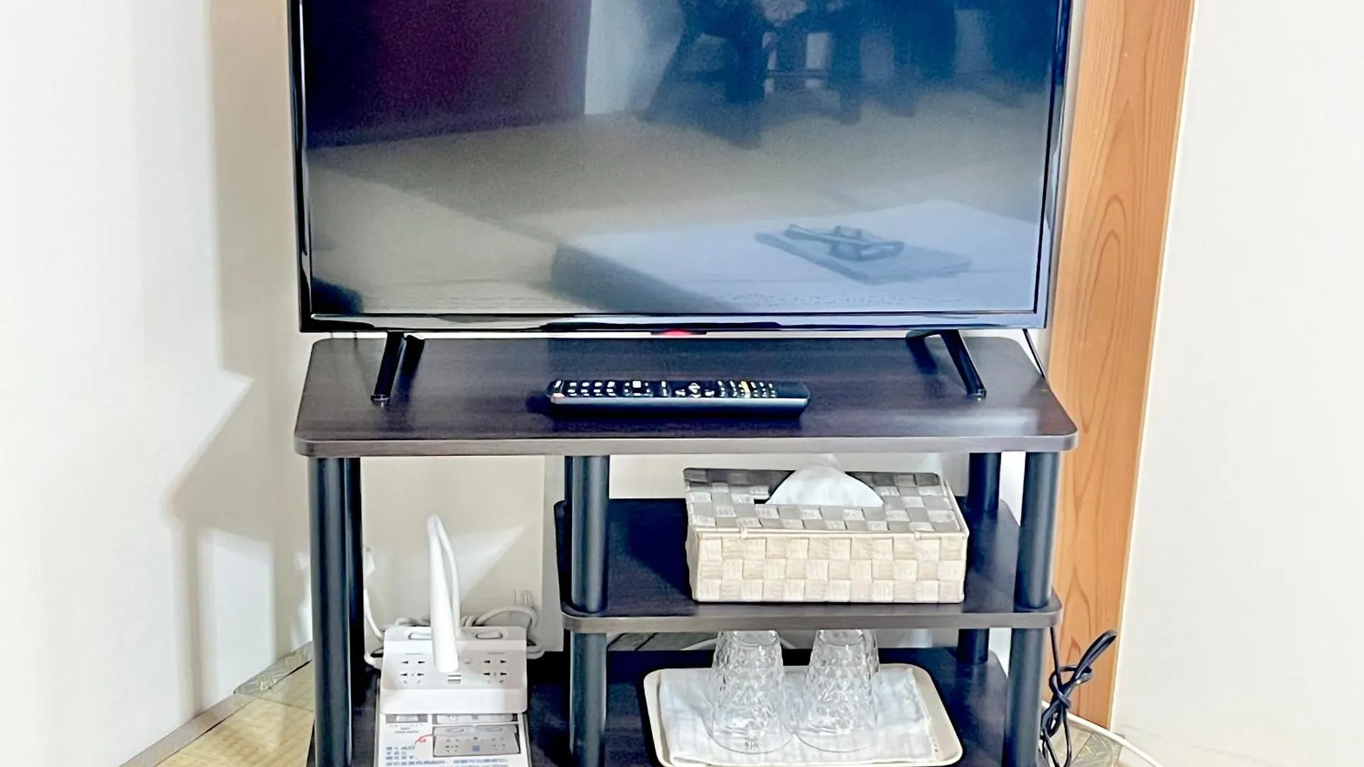 Apartment Kansai Guesthouse: Convenient Tsuruhashi Stay near Namba and Universal Studios Osaka